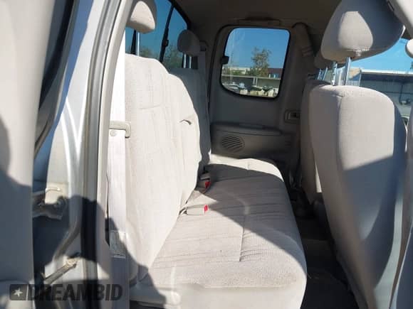 2001 Toyota Tundra SR5 z VIN 5TBRT34171S165215, wystawiony jako IAAI lot #43539580 z przebiegiem 177 562 mil mil oraz . Historia ofert i sprzedaży dostępna na DreamBid. Obrazek 8.