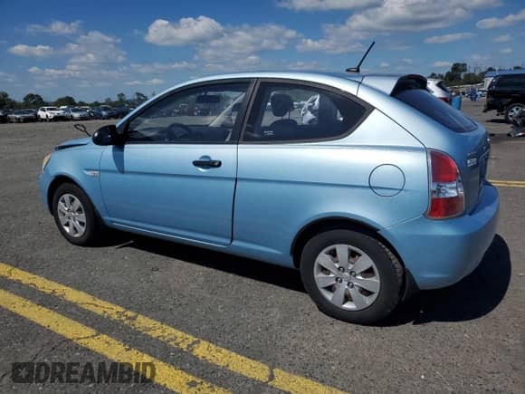 2009 Hyundai Accent Auto GS z VIN KMHCM36C79U134817, wystawiony jako Copart lot #70484584 z przebiegiem 69 748 mil mil oraz Szkoda całkowita • Salvage title. Historia ofert i sprzedaży dostępna na DreamBid. Obrazek 2.