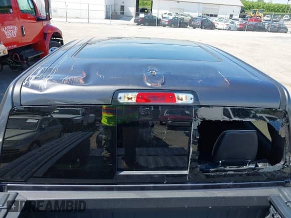 2022 Ram 1500 Limited z VIN 1C6SRFHT5NN332002, wystawiony jako IAAI lot #42230884 z przebiegiem 71 759 mil mil oraz . Historia ofert i sprzedaży dostępna na DreamBid. Obrazek 6.