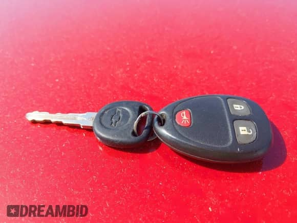 2010 Chevrolet Silverado 1500 LT with VIN 1GCSKSE3XAZ273591, listed as a IAAI auction lot 43371830 with 190,693 mi miles and . Bid and sale history available at DreamBid. Image 11.