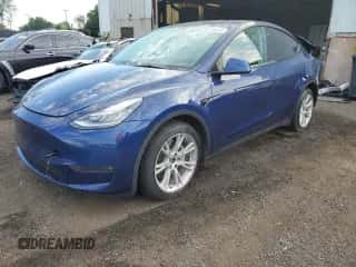 2022 Tesla Model Y Long Range with VIN 7SAYGDEE3NF373703, listed as a Copart auction lot 62535874 with 49,642 mi miles and Salvage title. Bid and sale history available at DreamBid. Image 1.
