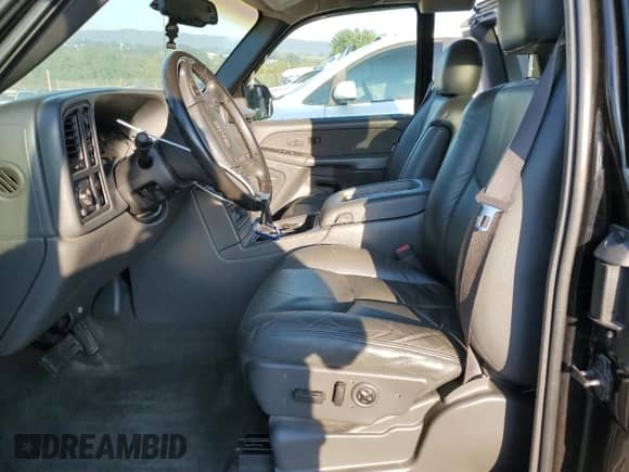 2003 GMC Sierra 1500 SLT с VIN 2GTEK19T031155644, выставлен на аукционе Copart как лот 71902745 с пробегом 142 466 миль миль и Списание • Salvage title. История ставок и продаж доступна на DreamBid. Изображение 7.