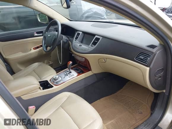 2012 Hyundai Genesis 3.8L с VIN KMHGC4DD8CU204306, выставлен на аукционе IAAI как лот 42903778 с пробегом 211 727 миль миль и . История ставок и продаж доступна на DreamBid. Изображение 5.