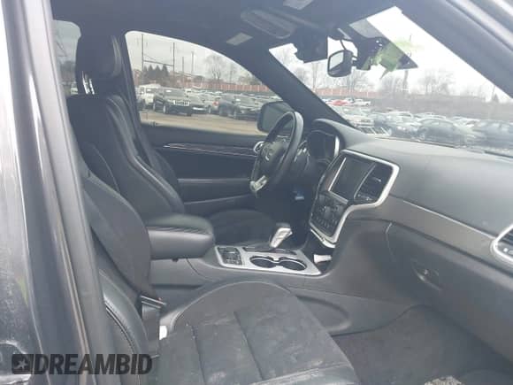 2018 Jeep Grand Cherokee Trackhawk с VIN 1C4RJFN90JC437656, выставлен на аукционе IAAI как лот 41518770 с пробегом 101 768 миль миль и . История ставок и продаж доступна на DreamBid. Изображение 5.