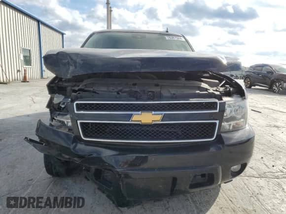 2009 Chevrolet Suburban 1LT z VIN 1GNFC26J69R253420, wystawiony jako Copart lot #78387524 z przebiegiem 189 009 mil mil oraz Szkoda całkowita • Salvage title. Historia ofert i sprzedaży dostępna na DreamBid. Obrazek 5.