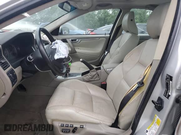 2009 Volvo S60 2.5T with VIN YV1RS592792736609, listed as a Copart auction lot 62700375 with 174,588 mi miles and Salvage title. Bid and sale history available at DreamBid. Image 7.