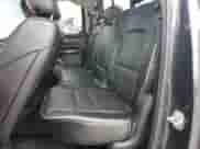 2019 Ram 1500 Laramie z VIN 1C6SRFDT4KN806409, wystawiony jako Copart lot #53093985 z przebiegiem 119 184 mil mil oraz Szkoda całkowita • Salvage title. Historia ofert i sprzedaży dostępna na DreamBid. Obrazek 10.