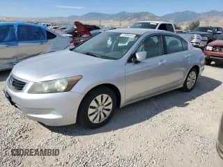 2010 Honda Accord LX z VIN 1HGCP2E30AA077469, wystawiony jako Copart lot #67090645 z przebiegiem 215 319 mil mil oraz Czysty tytuł • Clean title. Historia ofert i sprzedaży dostępna na DreamBid. Obrazek 1.