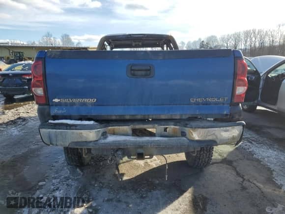 2004 Chevrolet Silverado 2500HD LT z VIN 1GCHK29104E155371, wystawiony jako Copart lot #44963925 z przebiegiem Nie podano mil oraz Szkoda całkowita • Salvage title. Historia ofert i sprzedaży dostępna na DreamBid. Obrazek 6.