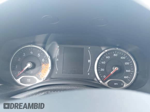 2017 Jeep Renegade Latitude z VIN ZACCJABB1HPF52076, wystawiony jako IAAI lot #42871282 z przebiegiem Nie podano mil oraz . Historia ofert i sprzedaży dostępna na DreamBid. Obrazek 7.