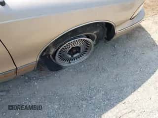 1996 Chevrolet Caprice 1SA Special Value с VIN 1G1BL52W1TR170343, выставлен на аукционе IAAI как лот 42913567 с пробегом 132 852 миль миль и . История ставок и продаж доступна на DreamBid. Изображение 6.