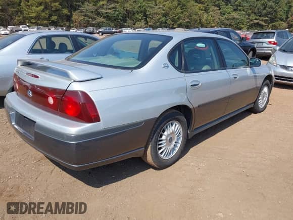 2000 Chevrolet Impala z VIN 2G1WF55K3Y9180651, wystawiony jako IAAI lot #43255736 z przebiegiem 133 210 mil mil oraz . Historia ofert i sprzedaży dostępna na DreamBid. Obrazek 4.