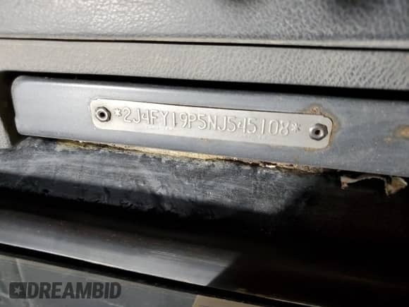 1992 Jeep Wrangler с VIN 2J4FY19P5NJ545108, выставлен на аукционе Copart как лот 45839955 с пробегом 122 971 миль миль и Чистый • Clean title. История ставок и продаж доступна на DreamBid. Изображение 12.