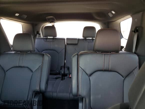 2023 Honda Pilot TrailSport z VIN 5FNYG1H62PB022686, wystawiony jako Copart lot #61501465 z przebiegiem 32 095 mil mil oraz Szkoda całkowita • Salvage title. Historia ofert i sprzedaży dostępna na DreamBid. Obrazek 10.