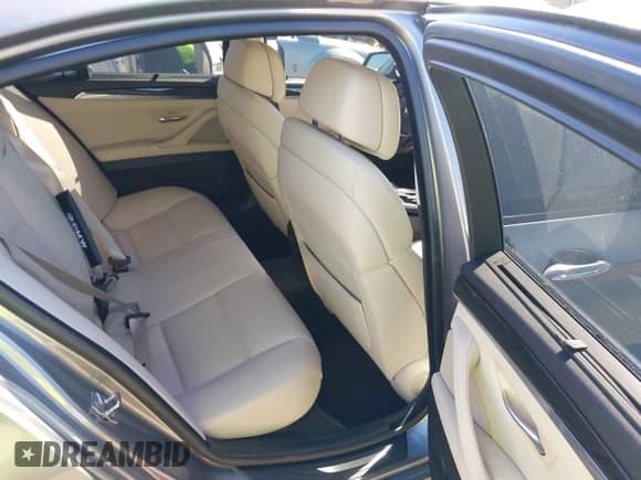 2011 BMW 5 Series 535i z VIN WBAFR7C59BC602054, wystawiony jako IAAI lot #43396280 z przebiegiem 92 449 mil mil oraz . Historia ofert i sprzedaży dostępna na DreamBid. Obrazek 8.