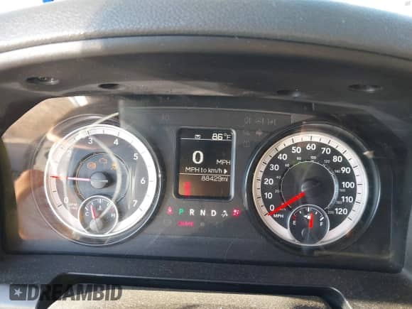 2017 Ram 1500 Tradesman z VIN 1C6RR6FT3HS590509, wystawiony jako IAAI lot #43129190 z przebiegiem 88 429 mil mil oraz . Historia ofert i sprzedaży dostępna na DreamBid. Obrazek 7.