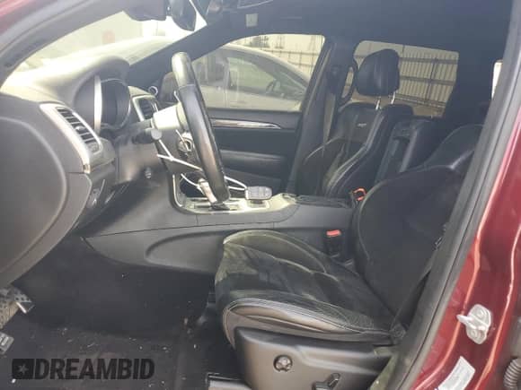 2016 Jeep Grand Cherokee SRT с VIN 1C4RJFDJ9GC373086, выставлен на аукционе Copart как лот 71247225 с пробегом 128 057 миль миль и Списание • Salvage title. История ставок и продаж доступна на DreamBid. Изображение 7.