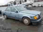 1990 Mercedes-Benz 300 z VIN WDBEB28D9LB167760, wystawiony jako Copart lot #50052815 z przebiegiem 310 217 mil mil oraz Czysty tytuł • Clean title. Historia ofert i sprzedaży dostępna na DreamBid. Obrazek 4.