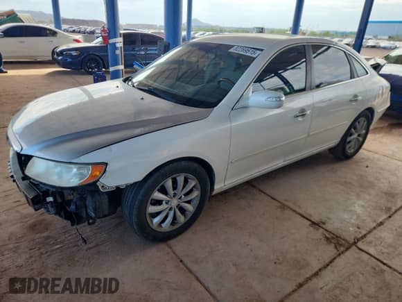 2008 Hyundai Azera Limited z VIN KMHFC46F88A265612, wystawiony jako Copart lot #82269515 z przebiegiem 174 801 mil mil oraz Szkoda całkowita • Salvage title. Historia ofert i sprzedaży dostępna na DreamBid. Obrazek 1.