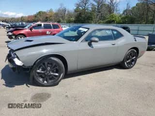 2023 Dodge Challenger SXT с VIN 2C3CDZGG3PH642313, выставлен на аукционе Copart как лот 71584825 с пробегом 16 249 миль миль и Списание • Salvage title. История ставок и продаж доступна на DreamBid. Изображение 1.