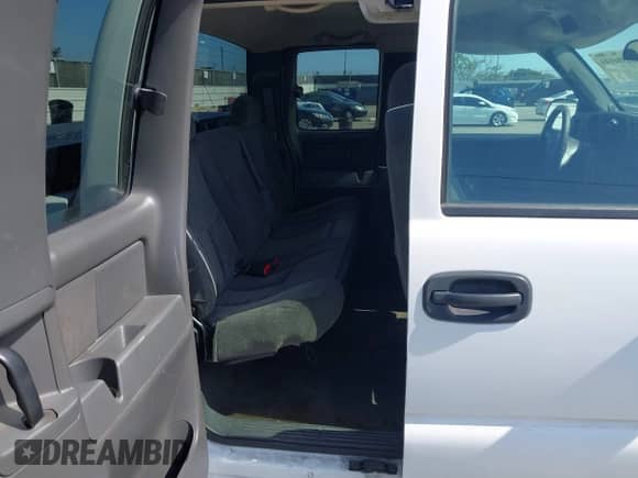 2006 Chevrolet Silverado SS с VIN 2GCEC19N961104081, выставлен на аукционе IAAI как лот 42594144 с пробегом 206 203 миль миль и . История ставок и продаж доступна на DreamBid. Изображение 8.