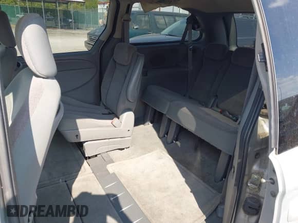 2007 Dodge Grand Caravan SXT with VIN 2D4GP44L77R101920, listed as a IAAI auction lot 43248484 with 202,322 mi miles and . Bid and sale history available at DreamBid. Image 8.