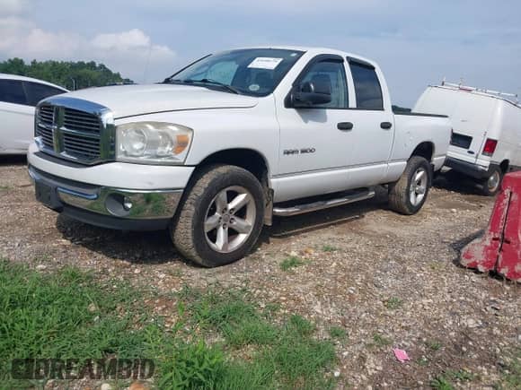 2007 Dodge 1500 SLT with VIN 1D7HU18P27J591490, listed as a IAAI auction lot 42698179 with 123,740 mi miles and . Bid and sale history available at DreamBid. Image 17.