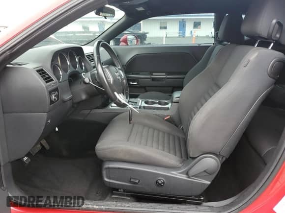 2013 Dodge Challenger Rallye Redline с VIN 2C3CDYAG8DH511215, выставлен на аукционе Copart как лот 68700435 с пробегом 161 843 миль миль и Списание • Salvage title. История ставок и продаж доступна на DreamBid. Изображение 7.