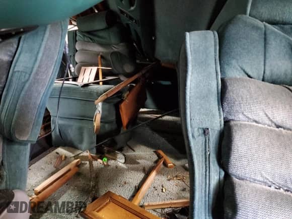 1998 Ford Econoline Cargo Recreational z VIN 1FDRE14L2WHC06042, wystawiony jako Copart lot #55794955 z przebiegiem 102 398 mil mil oraz Szkoda całkowita • Salvage title. Historia ofert i sprzedaży dostępna na DreamBid. Obrazek 10.