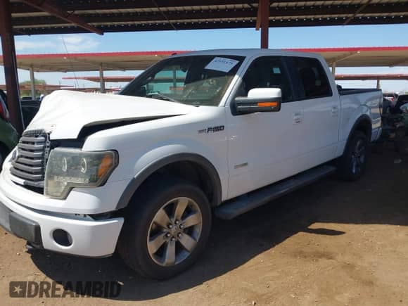 2011 Ford F-150 XLT z VIN 1FTFW1ET4BFA82770, wystawiony jako IAAI lot #42931475 z przebiegiem 175 480 mil mil oraz . Historia ofert i sprzedaży dostępna na DreamBid. Obrazek 17.