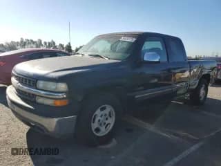 2000 Chevrolet Silverado 1500 LS z VIN 1GCEC19T7YZ142563, wystawiony jako Copart lot #56430775 z przebiegiem 163 625 mil mil oraz Szkoda całkowita • Salvage title. Historia ofert i sprzedaży dostępna na DreamBid. Obrazek 1.