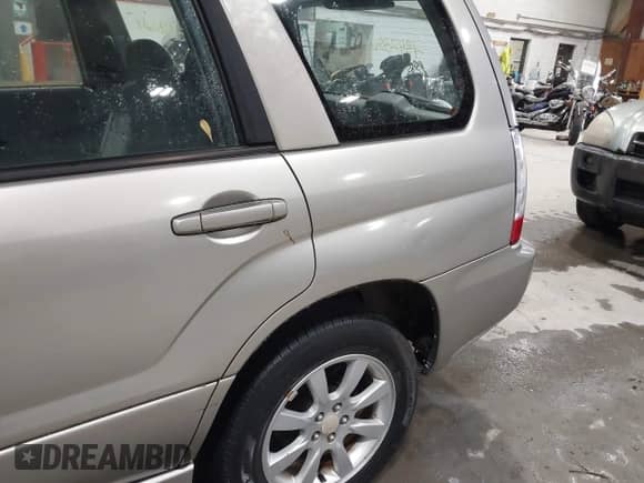 2006 Subaru Forester X with VIN JF1SG65646H726741, listed as a IAAI auction lot 43423864 with 231,019 mi miles and . Bid and sale history available at DreamBid. Image 6.