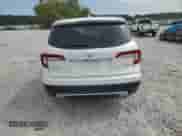 2020 Honda Pilot EX-L z VIN 5FNYF6H50LB060421, wystawiony jako Copart lot #80111525 z przebiegiem 58 305 mil mil oraz Szkoda całkowita • Salvage title. Historia ofert i sprzedaży dostępna na DreamBid. Obrazek 6.