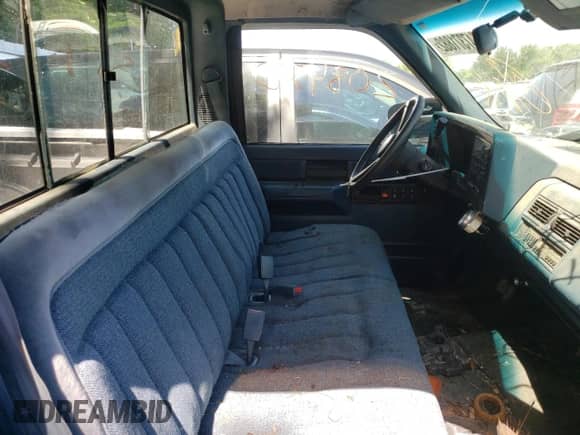 1989 Chevrolet Silverado 1500 с VIN 1GCDC14K1KZ260383, выставлен на аукционе Copart как лот 47371882 с пробегом 208 470 миль миль и На запчасти • Non repairable. История ставок и продаж доступна на DreamBid. Изображение 5.