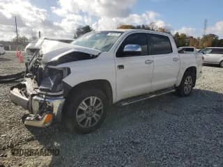2017 Toyota Tundra Platinum с VIN 5TFGW5F17HX223603, выставлен на аукционе Copart как лот 78621274 с пробегом 314 428 миль миль и Списание • Salvage title. История ставок и продаж доступна на DreamBid. Изображение 1.