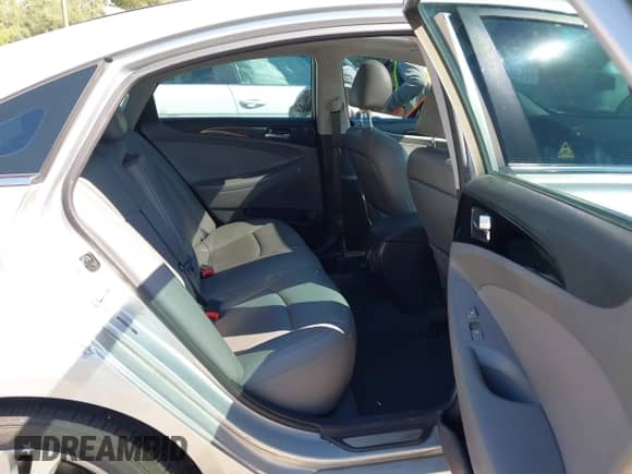 2013 Hyundai Sonata SE with VIN 5NPEC4AC8DH616471, listed as a IAAI auction lot 43320229 with 167,331 mi miles and . Bid and sale history available at DreamBid. Image 8.