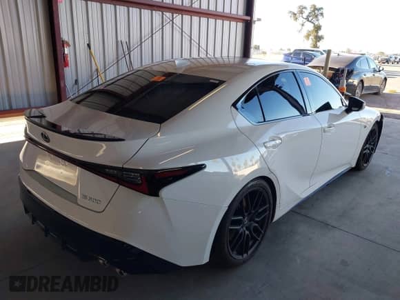 2023 Lexus IS 500 F Sport Performance Premium z VIN JTHAP1D26P5004955, wystawiony jako IAAI lot #43348224 z przebiegiem Nie podano mil oraz . Historia ofert i sprzedaży dostępna na DreamBid. Obrazek 4.