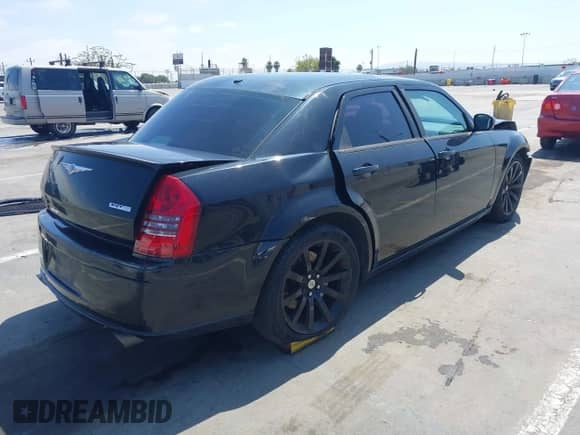 2006 Chrysler 300 C SRT-8 with VIN 2C3LA73W86H518966, listed as a IAAI auction lot 42725107 with 175,474 mi miles and . Bid and sale history available at DreamBid. Image 17.