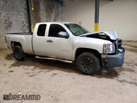 2010 Chevrolet Silverado 1500 Work Truck with VIN 1GCSKPEA0AZ122982, listed as a Copart auction lot 58164725 with 143,479 mi miles and Salvage title. Bid and sale history available at DreamBid. Image 4.