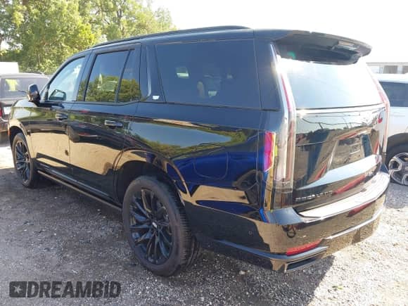 2023 Cadillac Escalade 4WD Sport с VIN 1GYS4FKL1PR552467, выставлен на аукционе IAAI как лот 42936665 с пробегом 18 546 миль миль и . История ставок и продаж доступна на DreamBid. Изображение 3.