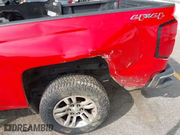 2017 Chevrolet Silverado 1500 LT с VIN 1GCVKREC1HZ107072, выставлен на аукционе IAAI как лот 43179120 с пробегом Не указан миль и . История ставок и продаж доступна на DreamBid. Изображение 6.