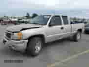 2005 GMC Sierra 1500 SLE z VIN 1GTEK19B75E333560, wystawiony jako Copart lot #84446865 z przebiegiem 156 793 mil mil oraz Szkoda całkowita • Salvage title. Historia ofert i sprzedaży dostępna na DreamBid. Obrazek 1.