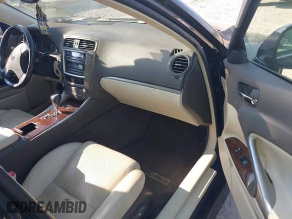 2011 Lexus IS 250 z VIN JTHCF5C22B2034985, wystawiony jako IAAI lot #42651417 z przebiegiem 180 791 mil mil oraz . Historia ofert i sprzedaży dostępna na DreamBid. Obrazek 5.