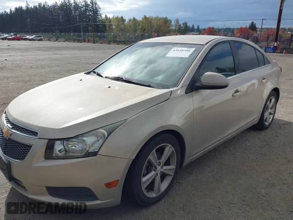 2012 Chevrolet Cruze 2LT с VIN 1G1PG5SC8C7236088, выставлен на аукционе IAAI как лот 43520388 с пробегом 136 913 миль миль и . История ставок и продаж доступна на DreamBid. Изображение 2.