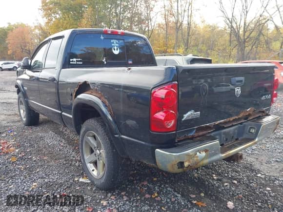 2008 Dodge 1500 SLT with VIN 1D7HU18228S584782, listed as a IAAI auction lot 43461559 with 147,104 mi miles and . Bid and sale history available at DreamBid. Image 3.