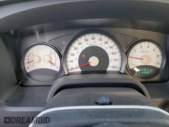 2008 Dodge Dakota SXT с VIN 1D7HE38K38S553825, выставлен на аукционе Copart как лот 62829315 с пробегом 118 348 миль миль и Списание • Salvage title. История ставок и продаж доступна на DreamBid. Изображение 9.