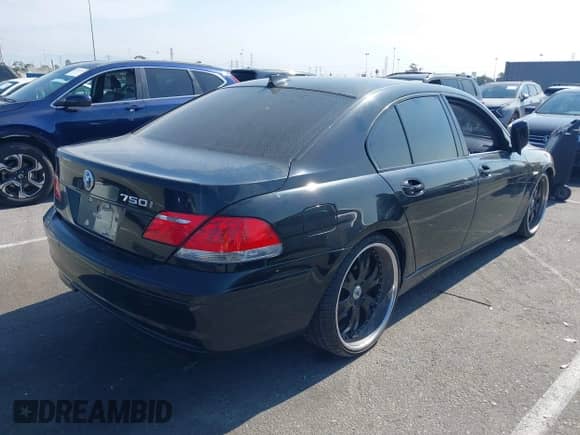 2008 BMW 7 Series 750i with VIN WBAHL835X8DT11257, listed as a IAAI auction lot 42762178 with 93,846 mi miles and . Bid and sale history available at DreamBid. Image 4.