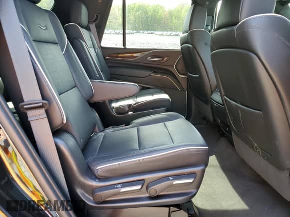 2022 Cadillac Escalade Premium Luxury с VIN 1GYS4BKL9NR143137, выставлен на аукционе Copart как лот 55145505 с пробегом 56 001 миль миль и Списание • Salvage title. История ставок и продаж доступна на DreamBid. Изображение 11.