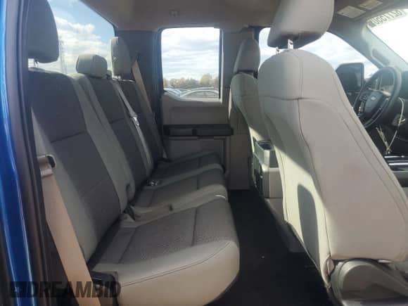 2015 Ford F-150 XL z VIN 1FTEX1C82FFA50574, wystawiony jako Copart lot #82775505 z przebiegiem 141 955 mil mil oraz Szkoda całkowita • Salvage title. Historia ofert i sprzedaży dostępna na DreamBid. Obrazek 10.