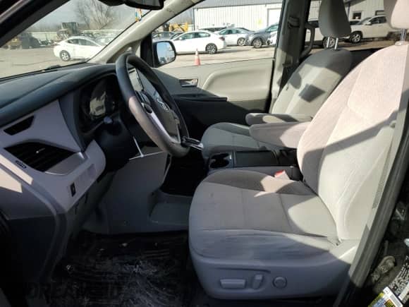 2020 Toyota Sienna LE with VIN 5TDJZ3DC1LS240014, listed as a Copart auction lot 44578935 with 136,892 mi miles and Salvage title. Bid and sale history available at DreamBid. Image 7.